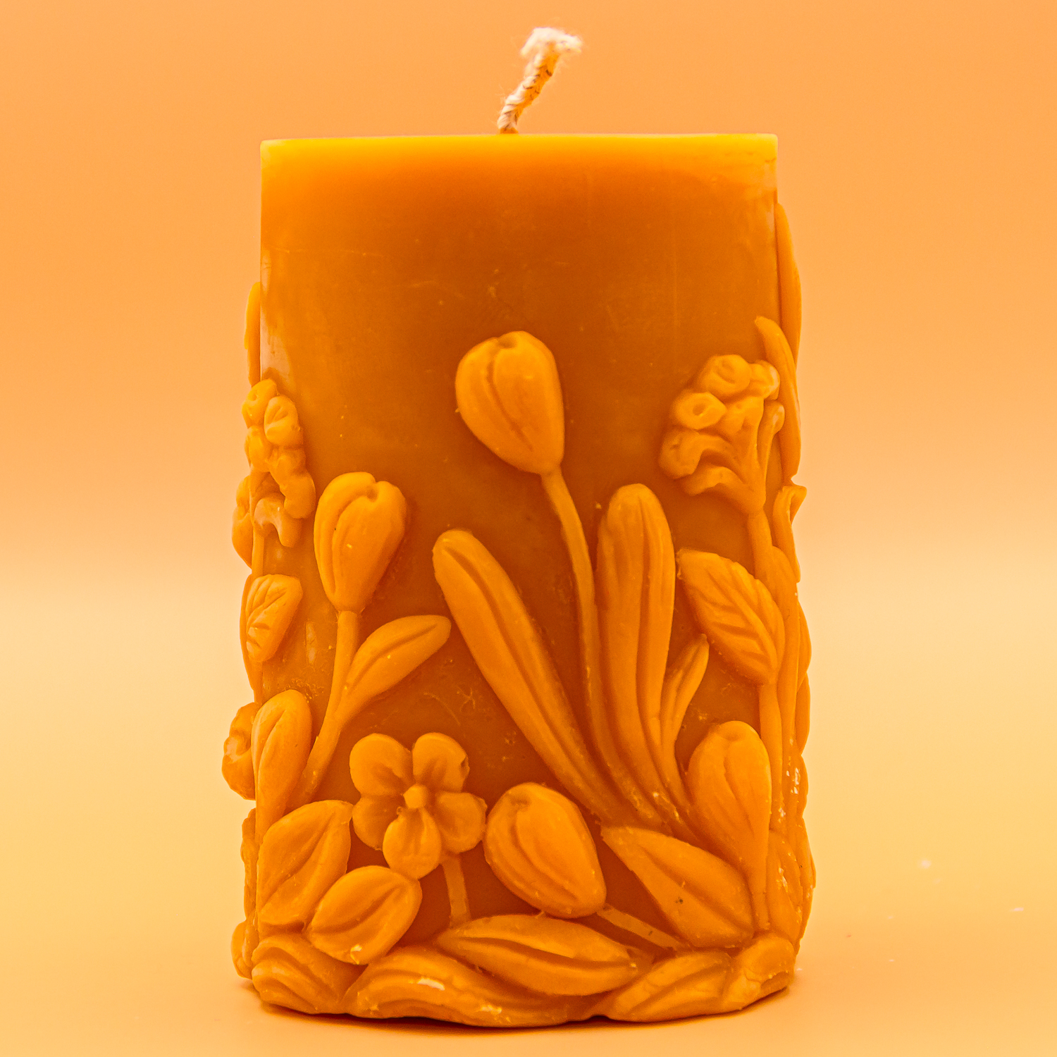 AVEROY Wachslicht Manufaktur - Bienenwachskerze Stumpen „Jesus“ im Jutesäcklein AVEROY Wachslicht Manufaktur - Bienenwachskerze Stumpen „Jesus“ im Jutesäcklein