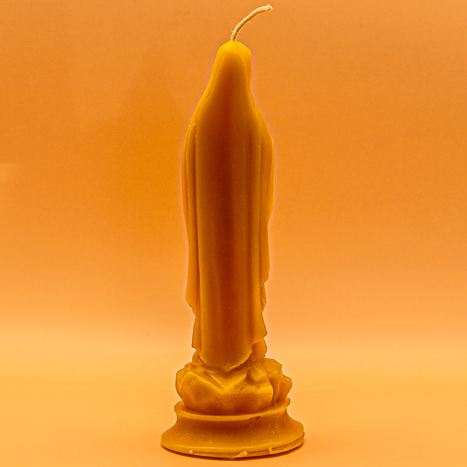 AVEROY Wachslicht Manufaktur - Bienenwachskerze „Madonna von Lourdes“ im Jutesäcklein