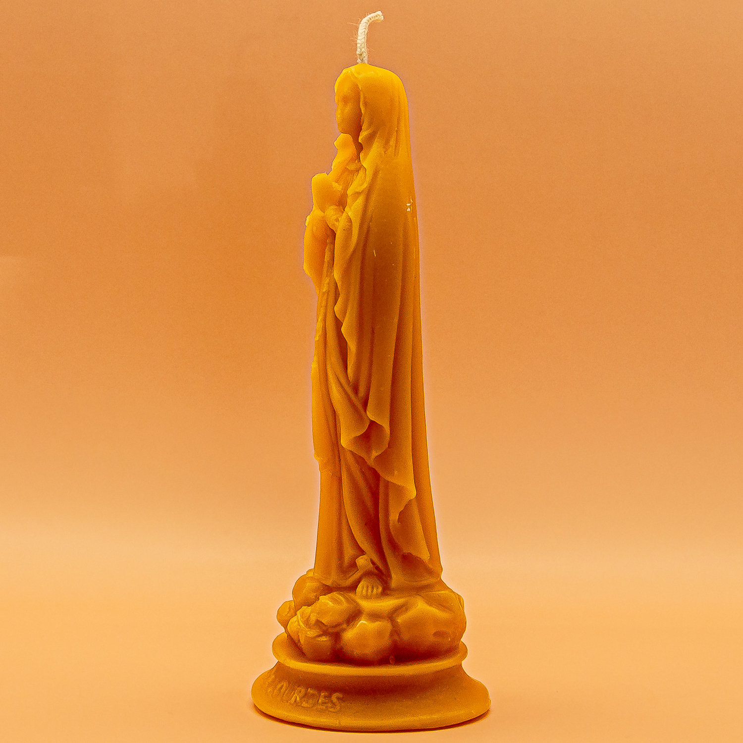 AVEROY Wachslicht Manufaktur - Bienenwachskerze „Madonna von Lourdes“ im Jutesäcklein