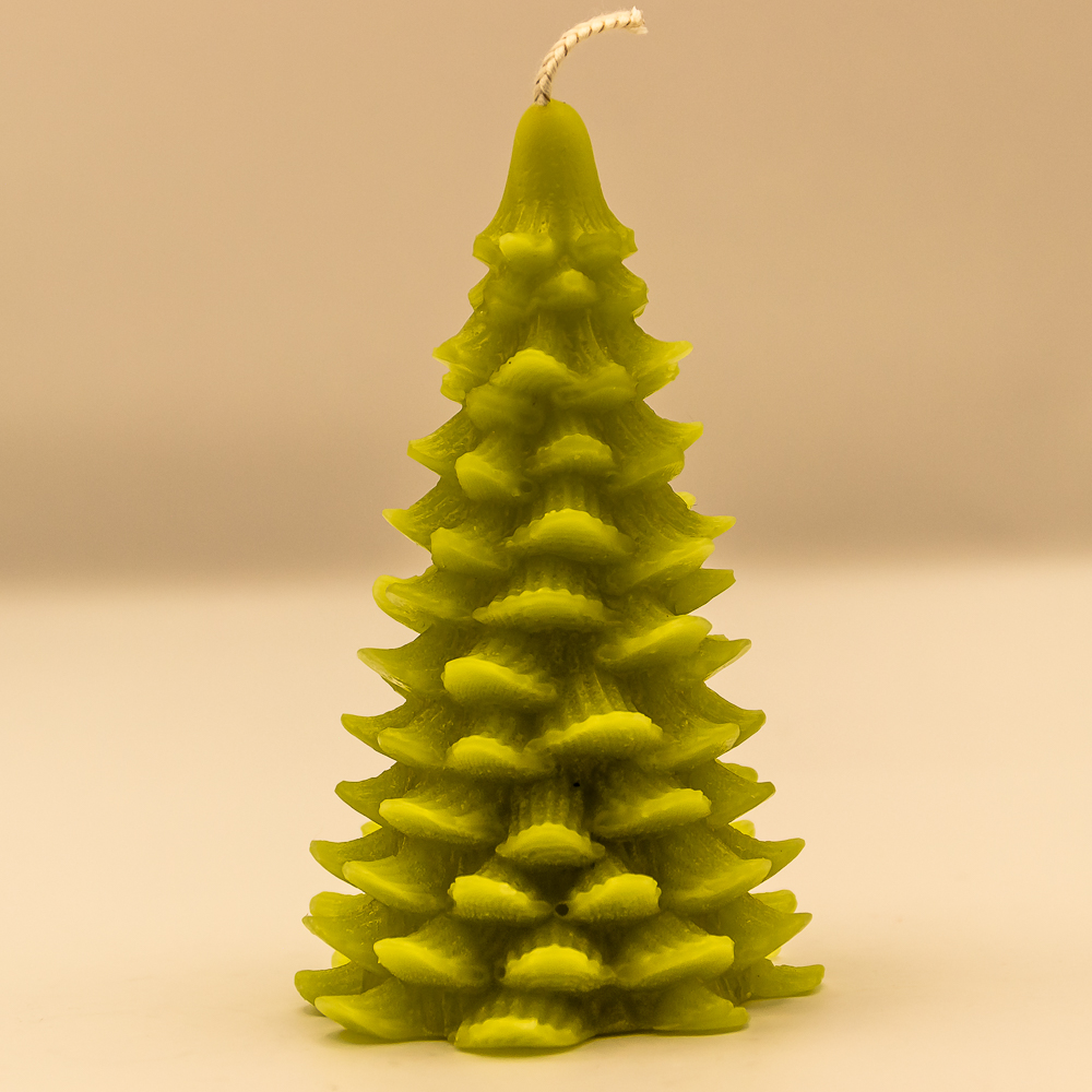 AVEROY Wachslicht-Manufaktur - Handgefertigte Kerzen aus Deutschland - Weihnachtskerze „Tannenbaum“ in Hellbraun
