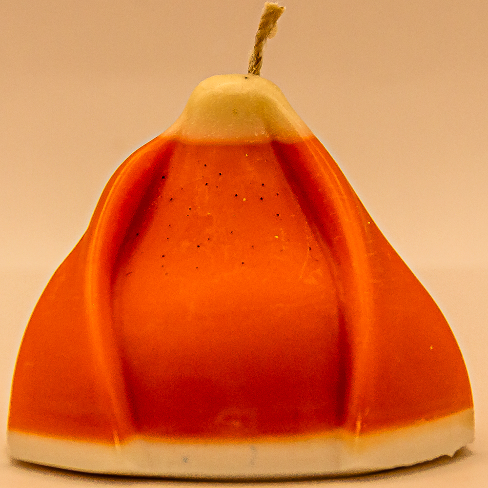 AVEROY Wachslichter - Weihnachtskerze "Zipfelbuam" Sojawachs in Orange mit Duft Weihnachtsbäckerei